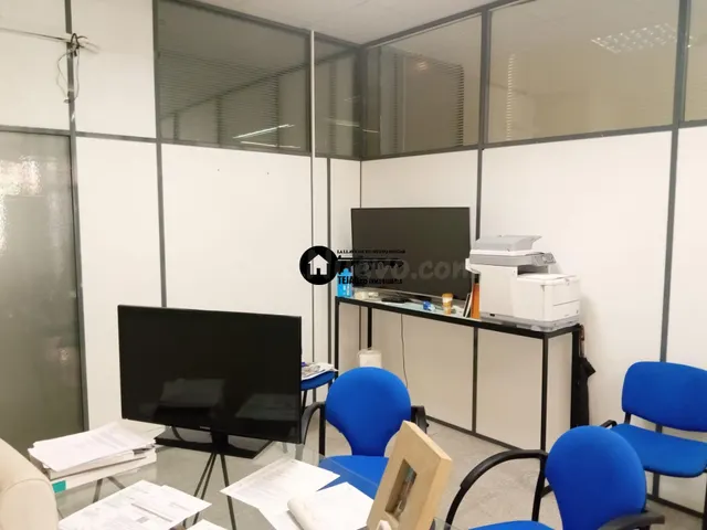 INMOBILIARIA TEJARES ALQUILA OFICINAS COMERCIALES CON AULAS  - foto 4
