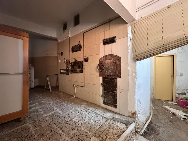 CASA PARA REFORMAR CON TERRENO PRÓXIMO - SAN LORENZO — 17