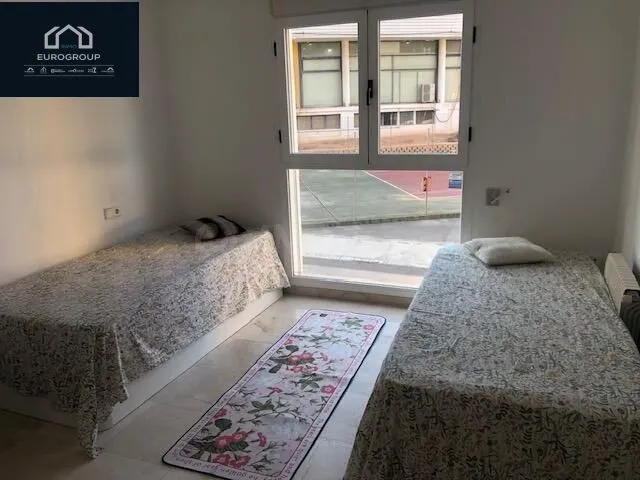 Amplio piso de 130 m2 en parte alta de Av Europa , Benidorm  - foto 5