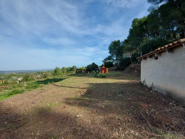 PARCELA MUY BIEN SITUADA EN PLENA NATURALEZA — 4