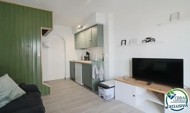 Encantadora casa renovada en 2024 y lista para entrar a vivi - foto 2