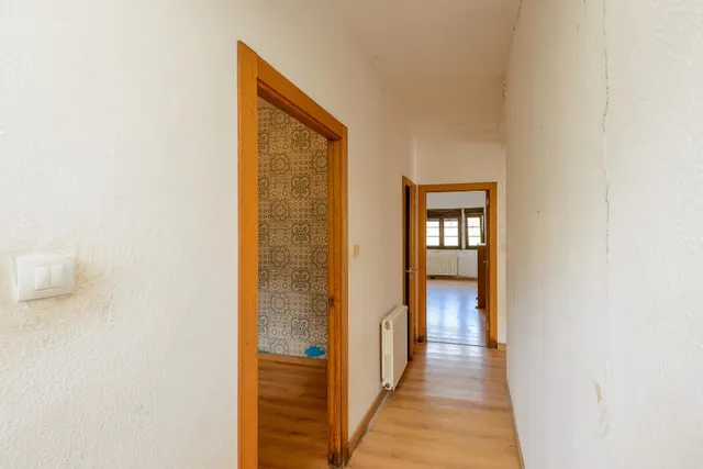 Casa tradicional con tres viviendas y antiguo local hostelero en arroes, Villaviciosa — 29