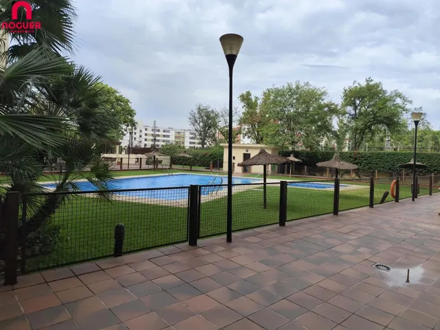 URBANIZACION CON PISCINA , GARAJE , EXTERIOR — 33