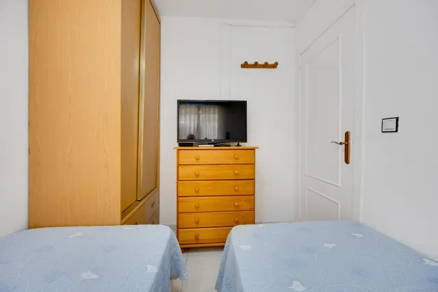 Bungalow planta baja con jardín y piscina junto c.comercial — 30