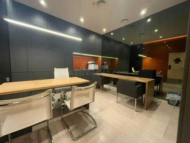 Espacio Exclusivo para tu Negocio de Lujo en La Avenida de E