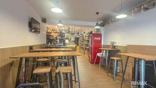 Empuriabrava | Traspaso de restaurante bar en primera línea  - foto 3