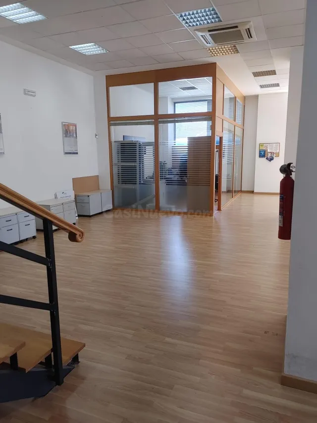 Local comercial 389m² en venta - Santa Margarita-Los Puentes - foto 5