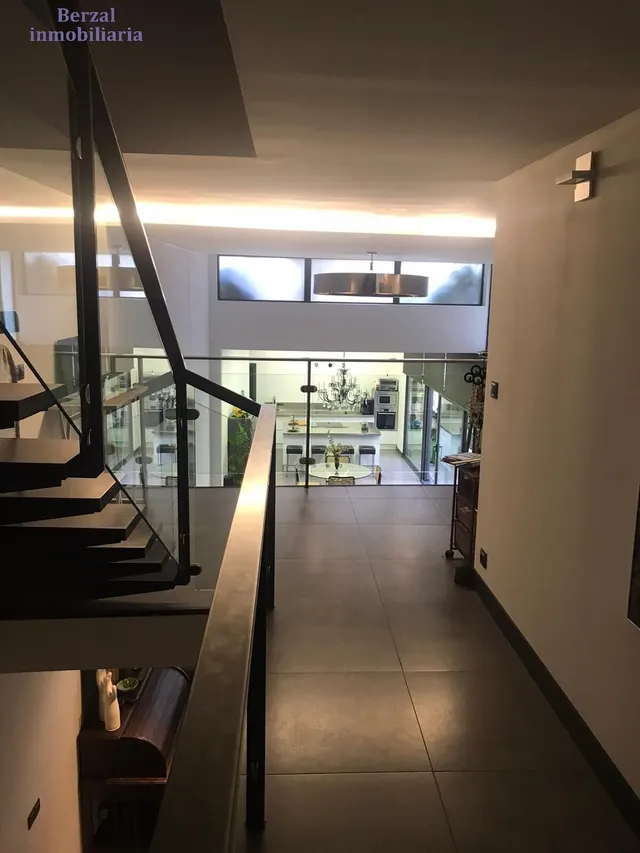 Vivienda SINGULAR en el centro de Logroño.Planta baja, más dos. Terraza de sesenta metros y jardin con pozo. — 41