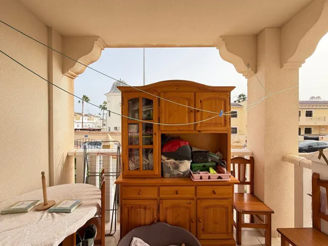 BUNGALOW EN PLANTA BAJA EN ROJALES CON JARDÍN DE 90 M2. 2 DORM. 1 BAÑO. SUPERFICIE DE 75 M2. PISCINAS COMUNITARIAS. — 32
