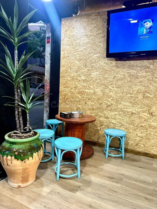 Traspaso de bar-cafetería con terraza en céntrica zona peatonal — 4