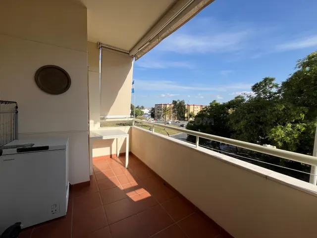 MAGNÍFICO APARTAMENTO EN URBANIZACIÓN PRIVADA CON PISCINA — 3