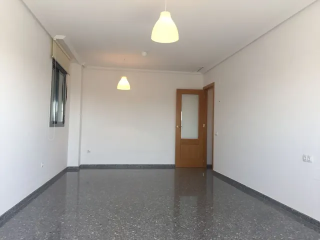 PISO EN URBANIZACION, CON PISCINA , PADEL, — 13