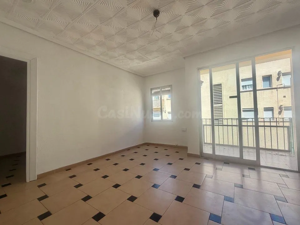 Amplia vivienda con trastero y dos balcones en El Cabanyal