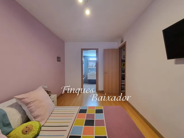 ¡BONITO PISO EN EL CENTRO CON 3 HABS. Y 2 BAÑOS, CON AMPLIA TERRAZA CON BARBACOA! — 17