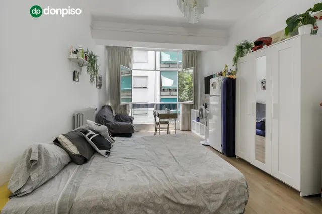 EXCLUSIVO PISO DE 253 m2 EN GRANADA CENTRO – 2.800 €/MES DE RENTABILIDAD — 3