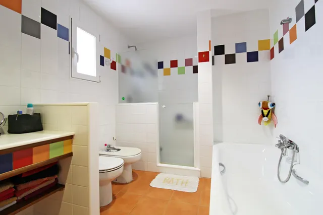 BUNGALOW DE ESQUINA EN ZONA KELME — 14