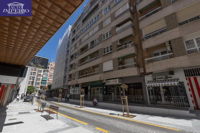 Amplia vivienda en pleno centro de Granada — 50