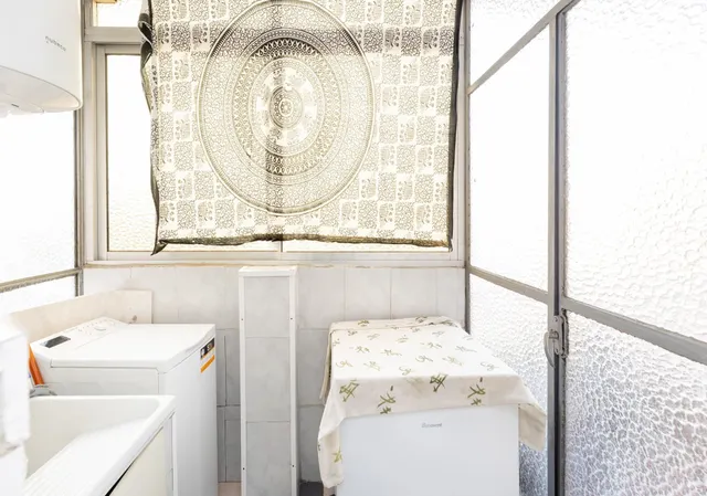 En Venta Piso de 4 dormitorios con ascensor, ideal para reformar a tu gusto. — 5