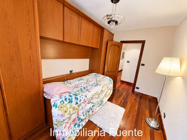 Se vende piso en Zalla con camarote — 14