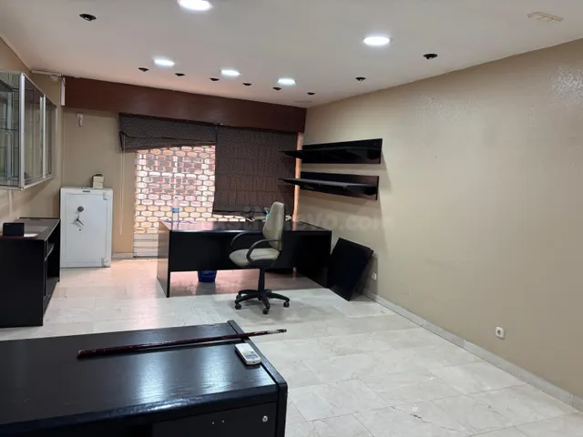 Moncasa vende oficina en La Marquesina - foto 2