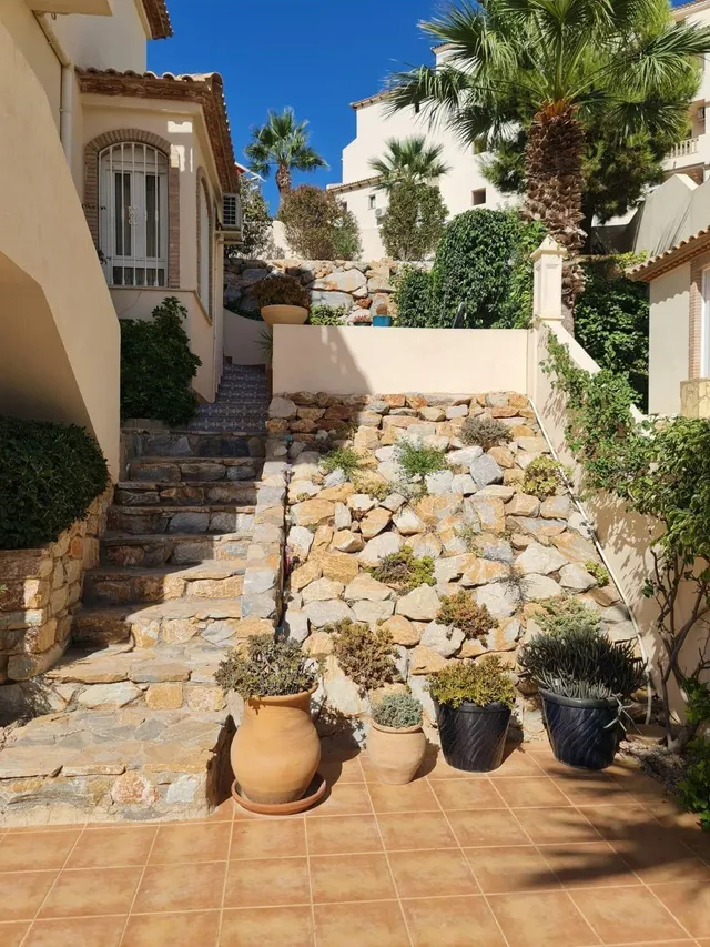 Villa con piscina privada, Alicante, Orihuela Costa. 3 habitaciones, 124 m2, 5 kilómetros del mar. — 10