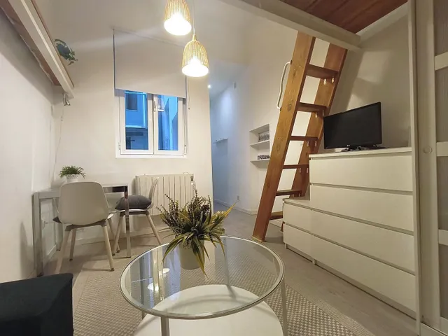 Piso 28m² en alquiler - Palacio — 27