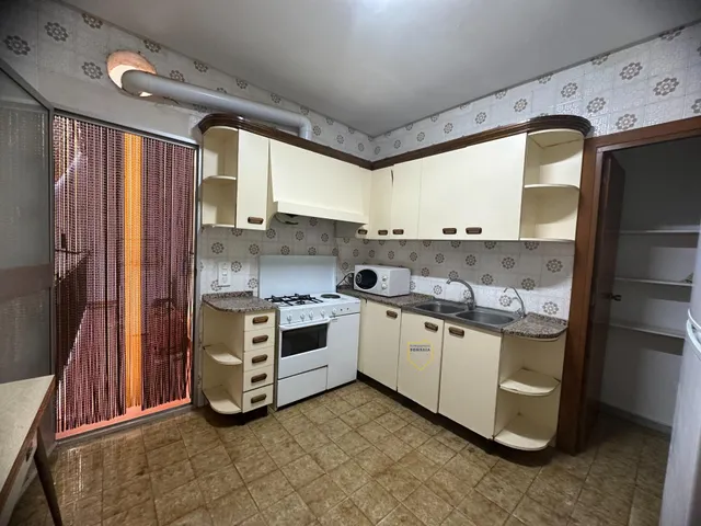 Piso de 4 dormitorios y balcón, en Puerto Lumbreras — 9