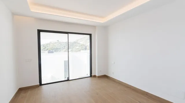 Chalet 4 habitaciones 210m² en venta - Centro — 28