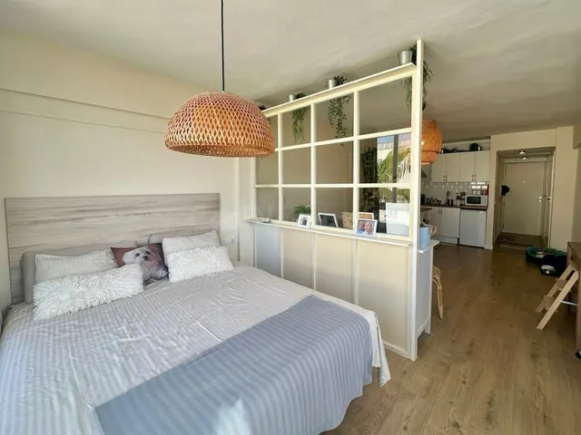 ESTUDIO REFORMADO EN ÚLTIMA PLANTA CON VISTAS AL MAR EN COST - foto 4