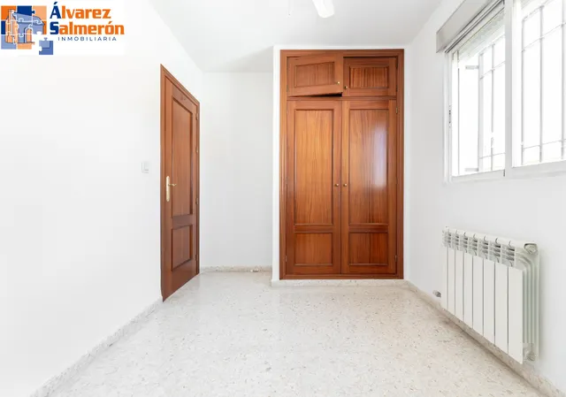 Vive en el corazón de Armilla: 4 dormitorios, patio, terraza y garaje — 15