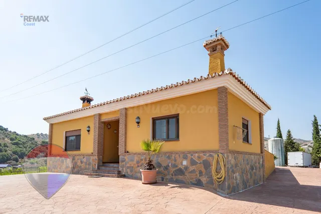 Casa rústica con piscina en Los Cortijos, Rincón de la Victo