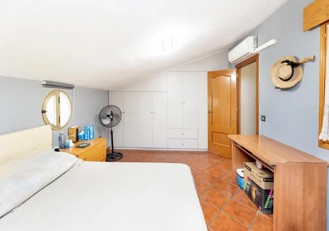 SE VENDE BONITA CASA EN CAJAR — 26