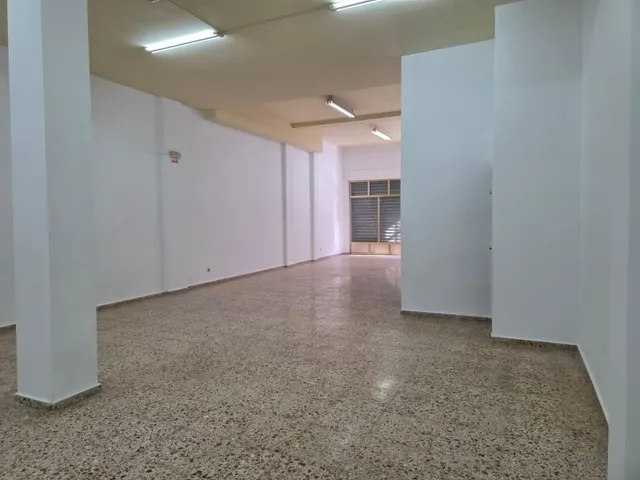 LOCAL EN ALQUILER EN SECTOR V — 3
