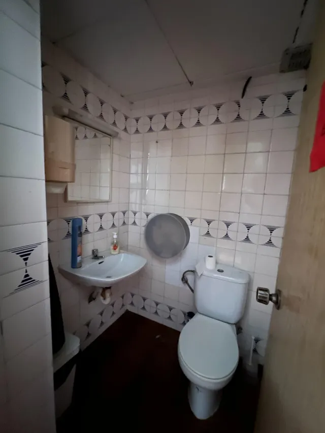 DESTACABLE Y PECULIAR LOCAL en VENTA o ALQUILER en Martorell. — 20