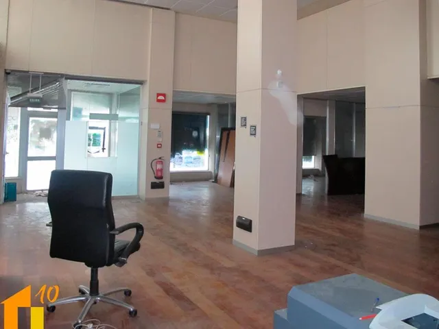 Local en venta en avd. Del Cid. — 5