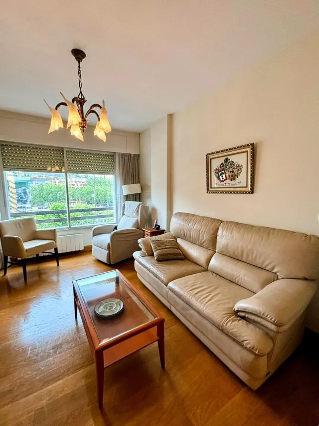 Se Alquila Bonita y espaciosa vivienda de 2 Dormitorios en z - foto 2