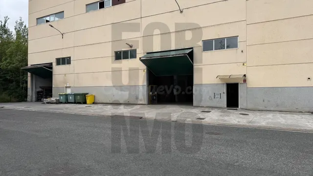 Hay empresas que necesitan una nave. Y luego están las que n - foto 2