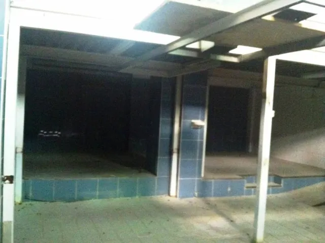 Local Comercial Plaza Isabel 2 — 4