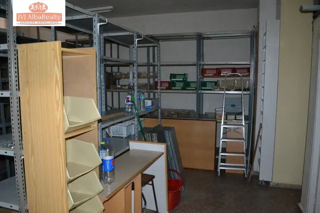 INTERESANTE LOCAL COMERCIAL EN VENTA EN ZONA estación-PARQUE LINEAL — 5