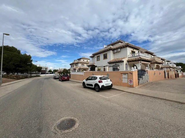 Adosado en Lomas de Cabo Roig — 48