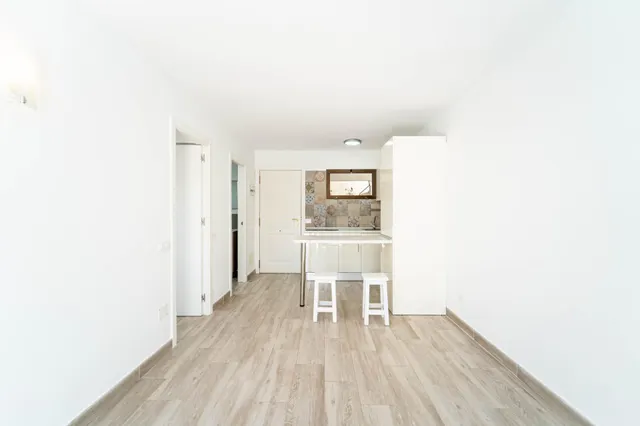Apartamento en perfecto estado con terraza y sol de mañana — 12