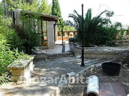 CHALET PARA TERMINAR A TU GUSTO CON PISCINA — 7