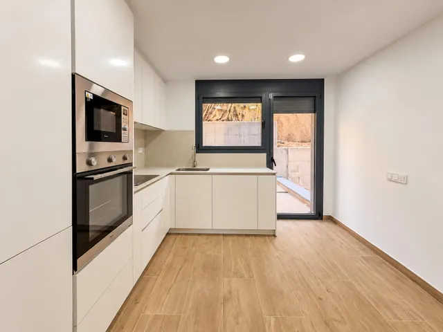 CASA A ESTRENAR DE 4 habitaciones Y ZONA PARQUING — 7