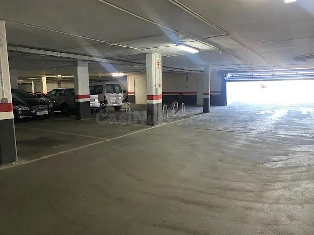 La Legua.2 plazas de garaje, amplias y contiguas. (el precio
