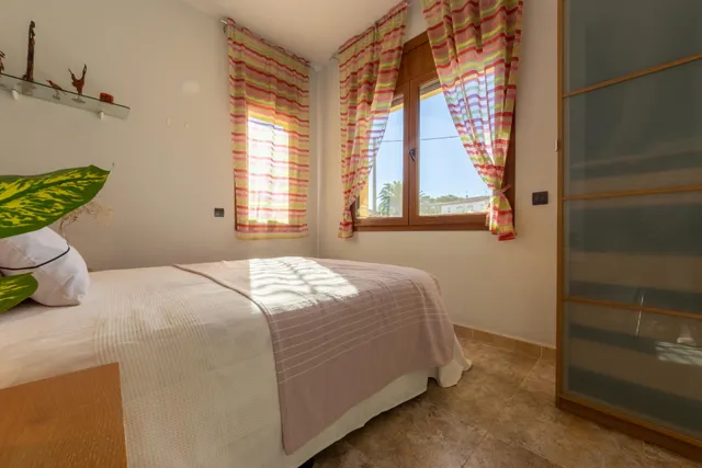Espectacular Chalet en Mont-Roig del Camp con Piscina y Amplio Jardín — 47