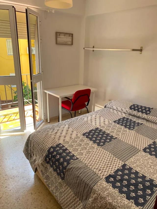 SE ALQUILA HABITACIÓN A ESTUDIANTE — 9