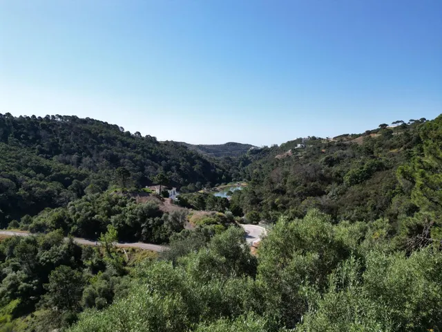 Terreno urbano de 2800 m2 en Benahavís, vistas espectaculares — 8