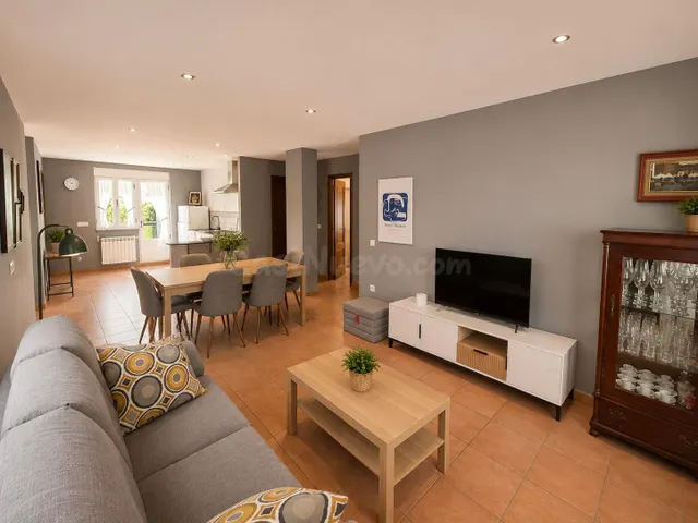 ATENCIÓN INVERSORES. VIVIENDA CON LICENCIA DE VIVIENDA VACAC - foto 2