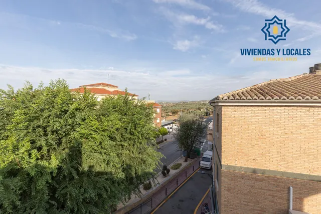 Casa independiente a 5 minutos de Granada en buen estado para entrar a vivir — 21