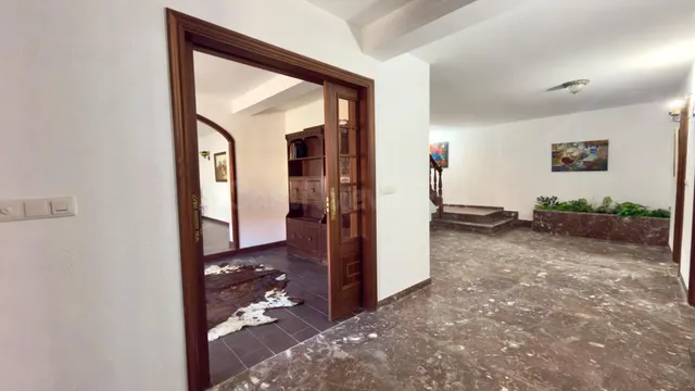 Magnífica Casa Independiente con Jardín y Garaje - Oportunid - foto 3